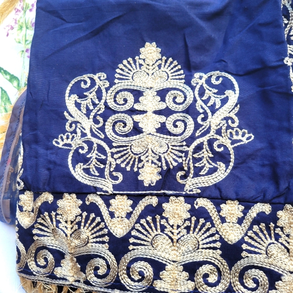 Clothes - Picture 4 of 13